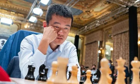 Đinh Lập Nhân thắng ván đầu ở Candidates 2022