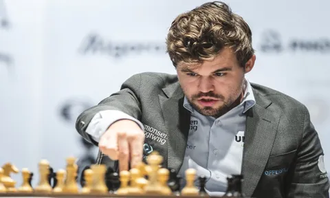 Vua cờ Carlsen đòi thay thể thức đấu chung kết 2023