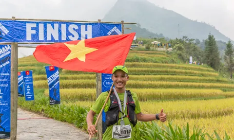 Quang Trần vô địch cự ly “siêu khủng” chạy 160km tại Sa Pa