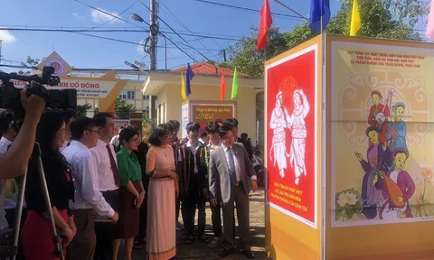 Khai mạc triển lãm tranh cổ động tấm lớn tuyên truyền về giá trị văn hoá, con người Việt Nam tại Đắk Nông
