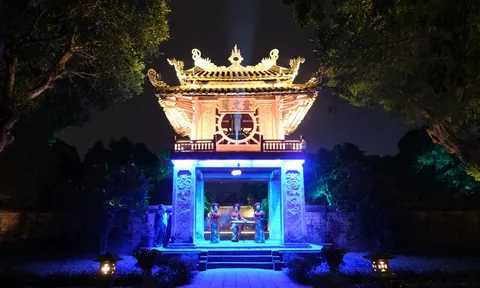 Trải nghiệm tour đêm đặc sắc Văn Miếu - Quốc Tử Giám