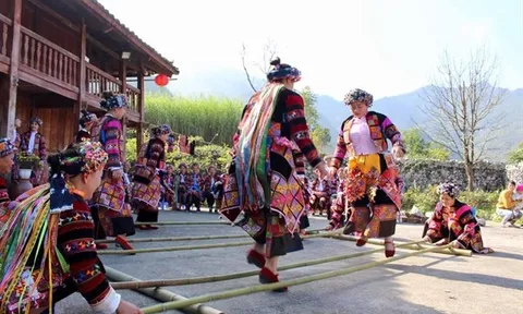 Hỗ trợ nghiên cứu, phục hồi, bảo tồn văn hóa phi vật thể các dân tộc thiểu số có nguy cơ mai một