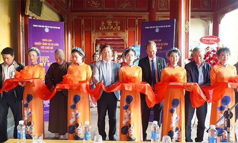 Khai mạc triển lãm ảnh và di sản “Huế trong tim tôi”