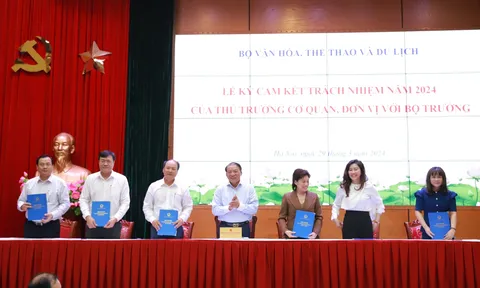 Đề cao vai trò gương mẫu, nỗ lực thực hiện nhiệm vụ, phát huy sức mạnh tổng hợp
