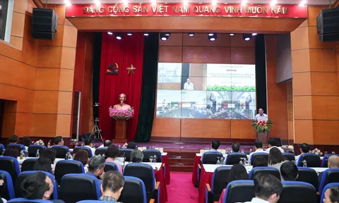 Tiếp tục tinh thần “Quyết liệt hành động - Khát vọng cống hiến”