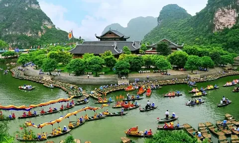 Festival Ninh Bình lần thứ III năm 2024: "Dòng chảy Di sản"