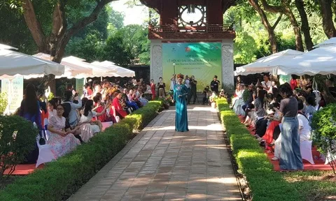 Lễ hội Áo dài Du lịch Hà Nội 2024 tái hiện hành trình 70 năm Giải phóng Thủ đô