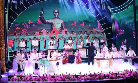 “Quà tháng 5 dâng Người” - Món quà nghệ thuật từ trái tim tri ân Chủ tịch Hồ Chí Minh