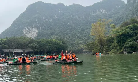 Thúc đẩy phát triển du lịch, bảo đảm thực hiện tốc độ tăng trưởng kinh tế hai con số