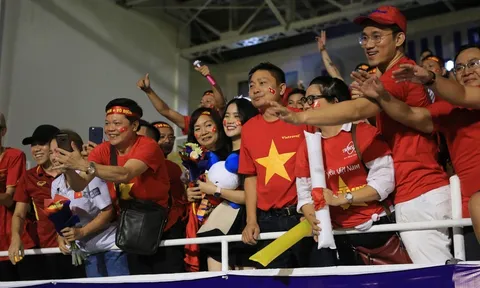 Khán giả theo dõi trực tiếp thi đấu SEA Games 31 không phải xét nghiệm COVID-19