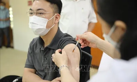 Bộ Y tế: Đẩy nhanh tốc độ tiêm phòng COVID-19, không được lãng phí vaccine