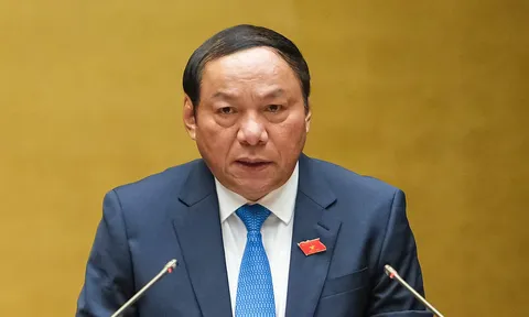 Bộ trưởng Nguyễn Văn Hùng trả lời chất vấn nhóm vấn đề liên quan đến văn hóa, thể thao và du lịch