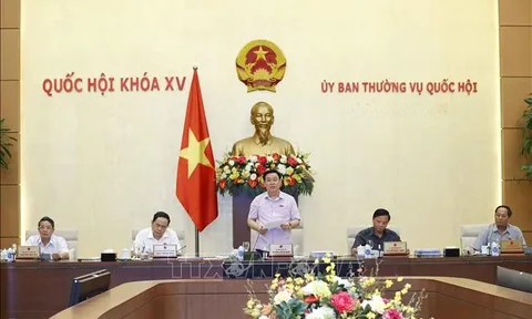 Ủy ban Thường vụ Quốc hội bế mạc Phiên họp chuyên đề pháp luật tháng 8
