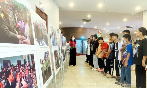 Triển lãm ảnh “Dấu ấn của Đại tướng Võ Nguyên Giáp với Điện Biên Phủ”
