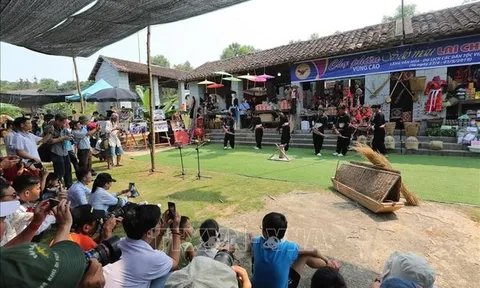 Vui Tết Độc lập tại Làng Văn hóa - Du lịch các dân tộc Việt Nam