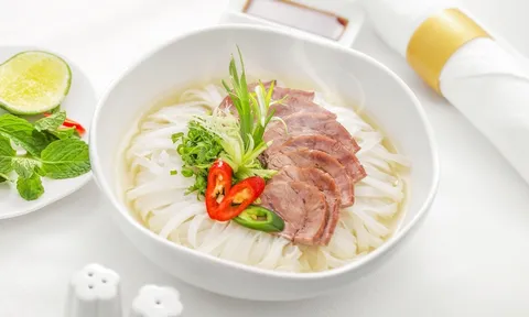 CNN tôn vinh 3 món ăn Việt Nam trong tốp ẩm thực đường phố châu Á