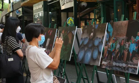 Khai mạc triển lãm ảnh ‘Chợ trên Đá’ tại thành phố Hồ Chí Minh