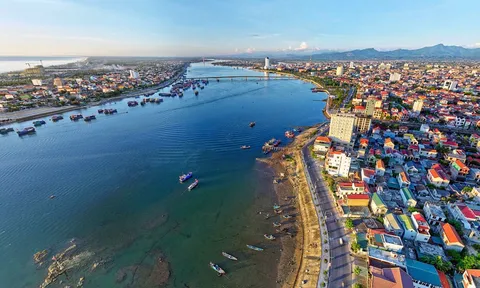 Quảng Bình: Khai thác thử nghiệm sản phẩm du lịch “Du thuyền ngắm cảnh trên sông Nhật Lệ kết hợp tham quan các danh thắng, di tích lịch sử”