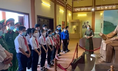Triển khai công tác giáo dục truyền thống cho học sinh, sinh viên thông qua di sản văn hóa