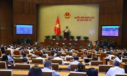 Ngày 11/11, Quốc hội biểu quyết thông qua Nghị quyết về dự toán ngân sách nhà nước năm 2023