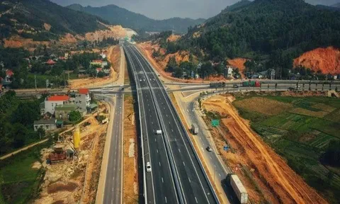 Thủ tướng chỉ đạo đẩy nhanh tiến độ các dự án đường bộ cao tốc quan trọng quốc gia