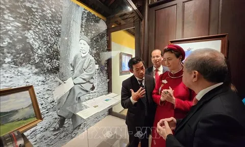 Khai mạc không gian trưng bày 'Vua Hàm Nghi - Cuộc đời và nghệ thuật'