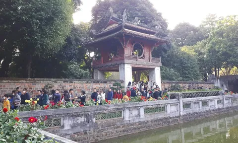 Hà Nội đón trên 330.000 lượt khách du lịch dịp Tết Nguyên đán