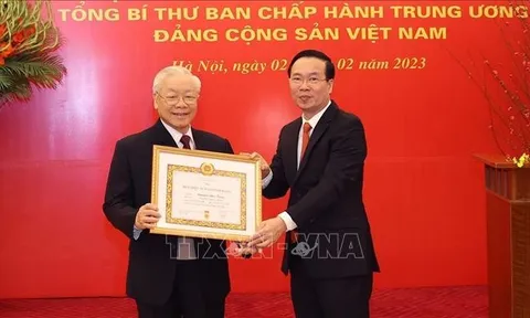 Lễ trao Huy hiệu 55 năm tuổi Đảng tặng Tổng Bí thư Nguyễn Phú Trọng