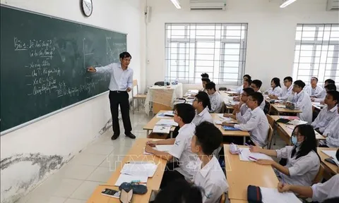 Không tổ chức lớp không chuyên trong trường Trung học Phổ thông chuyên