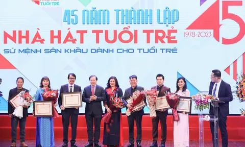 Nhà hát Tuổi trẻ kỷ niệm 45 năm thành lập