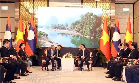 Chủ tịch nước Võ Văn Thưởng tiếp Chủ tịch Hội Hữu nghị Lào-Việt Nam