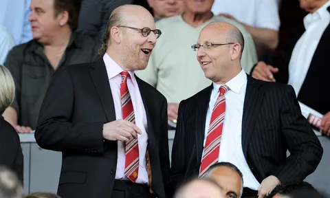Nhà Glazer vẫn ưu tiên bán đứt Man United