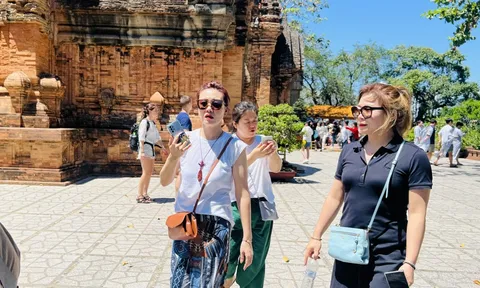 Việt Nam đón gần 5,6 triệu lượt khách quốc tế, nhiều thị trường phục hồi vượt mức năm 2019
