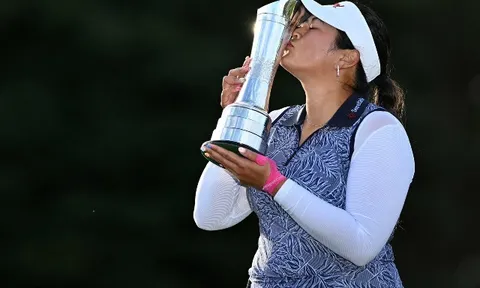 Cô gái gốc Việt Lilia Vu lập kỳ tích trên sân golf