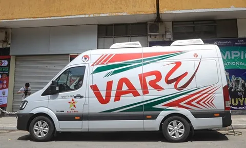 FIFA sẽ ưu tiên hỗ trợ thêm hai xe VAR cho bóng đá Việt Nam