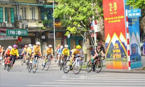 Sôi động Giải đua xe đạp Hà Nội mở rộng lần thứ V