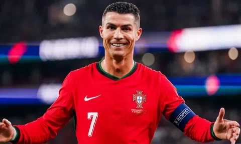 Ronaldo dẫn đầu danh sách Vua phá lưới ở tuổi 39