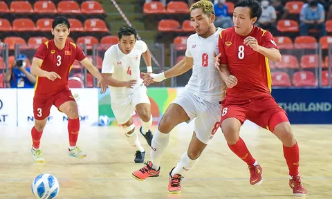 Huấn luyện viên Phạm Minh Giang gọi bổ sung 2 cầu thủ cho đội tuyển futsal Việt Nam dự SEA Games 31