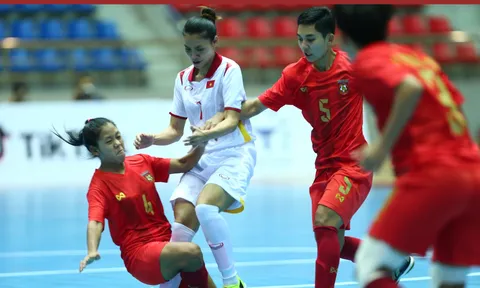 Bóng đá trong nhà SEA Games 31: Đội tuyển futsal nữ Việt Nam khởi đầu ấn tượng
