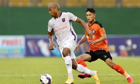 V-League 2022: Bình Dương đăng ký tiền đạo 41 tuổi để làm gì?