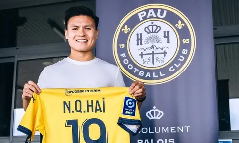 Quang Hải liên tục ngồi dự bị ở Pau FC