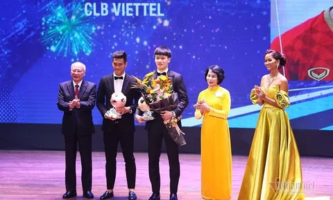 Quả bóng Vàng gọi tên Hoàng Đức, Tiến Linh