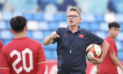 Đội tuyển Việt Nam: Huấn luyện viên Troussier sẽ gọi bao nhiêu cầu thủ?