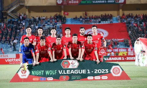 Giữ nguyên thời gian bổ sung, thay thế cầu thủ giữa mùa giải