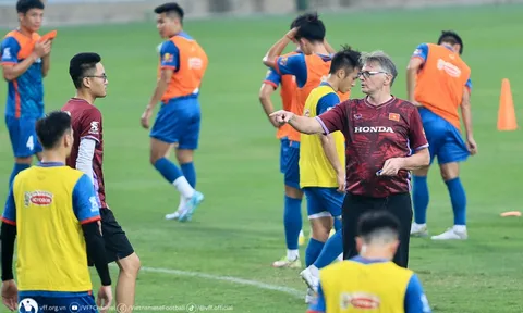 Công Phượng, Văn Toàn, Văn Thanh cùng đội tuyển U23 đấu tập với Hải Phòng