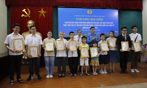 Công đoàn Bộ VHTTDL trao thưởng 122 học sinh đạt thành tích xuất sắc