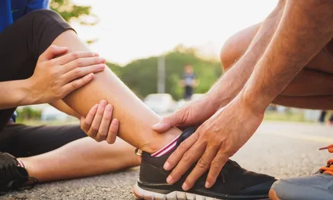 Bạn Hoàng Ân - ở Bình Định hỏi: Xin cho biết, cách phòng tránh và các biện pháp xử lý khi gặp chấn thương trong tập luyện thể thao?