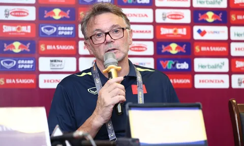 Vòng loại giải Bóng đá U23 châu Á 2024 > U23 Việt Nam 6-0 U23 Guam: U23 Việt Nam thắng to, huấn luyện viên Troussie vẫn lo bị chỉ trích