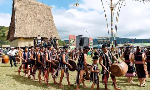 Nhiều sắc màu trong Festival văn hóa cồng chiêng Gia Lai năm 2023