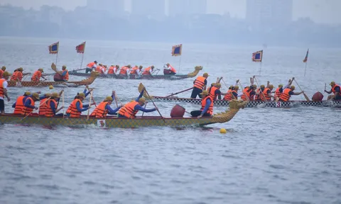 Sôi động giải Bơi chải thuyền Rồng Hà Nội mở rộng năm 2023